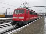Dusseldorf und Venlo 12.02.10 -13.02.10 111 128 steht mit dem Kiffer-Express RE 13 im Bahnhof Venlo und wartet auf die R�ckfahrt Richtung M�nchengladbach Hbf.(13.02.10)