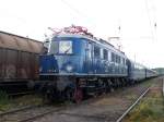E18 Erst gegen Mitternacht fuhr der Sonderzug von Bergen/R�gen nach Ilmenau mit der E18 047 am 26.Juni 2010 zur�ck.