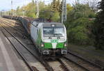 Siemens/655483/setg-vectron-193-812-mit-holzzug-von SETG-Vectron 193 812 mit Holzzug von Rostock-Bramow nach Stendal-Niedergörne bei der Ausfahrt am 04.05.2019 in Rostock-Bramow.