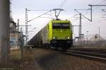 119 008-0 Alpha Trains fr RheinCargo GmbH & Co. KG mit einem Kesselzug  Umweltgefhrdender Stoff, flssig  in Friesack(Mark) und fuhr weiter in Richtung Nauen. 07.03.2015
