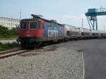 Wieder ist SBB-Cargo in Mukran.Diesmal ist es Re 421 383 die am 09.Juni 2010 in Mukran steht.