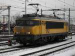Lok 1752 wartet im Bahnhof Venlo auf ihren nchsten Einsatz.Aufgenommen am 13.02.10