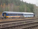 Reise-und Guterwagen/720276/neben-dem-streckengleis-nach-rostock-und Neben dem Streckengleis nach Rostock und Stralsund standen im Bahnwerk Neustrelitz,am 24.November 2020,sogar dieser NS Wagen.