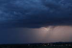 Gewitterwolke und Blitz ber Bernau am Chiemsee am 23.