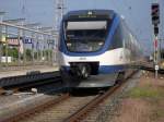 OLA OLA80042 von G�strow Richtung Rostock Hbf bei der Einfahrt um 18.53 Uhr im Rostocker Hbf(25.09.10)