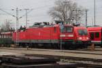 Rostock-Spezial BW Kiel 112 141-7 und BW Cottbus:182 013-3 zu Gast im BW Rostock Hbf.06.12.2011