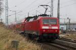 Rostock-Spezial 10 Minuten sp�ter kam dann 120 205-0 mit RE 4307 Hamburg-Rostock bei der Einfahrt im Rostocker Hbf.12.12.2011