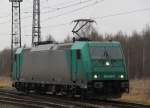 Rostock-Spezial schmutzige 185 614-5 beim Rangieren in H�he Hp Rostock-Dierkow.12.12.2011