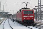 Rostock-Spezial 120 114-4+IC 2212 von Koblenz Hbf nach Ostseebad Binz bei der Ausfahrt im Rostocker Hbf.29.01.2012