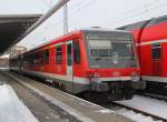 Rostock-Spezial Der Tf von 928 656 hatte es auf mich im Rostocker Hbf abgesehen er lies extra das Schlusslicht an bis ich fertig war und hat dann auf Spitzenlicht umgestellt.29.01.2012