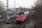 143 952-0 mit S2 Warnem�nde-G�strow,recht´s steht ES 64 U2-102 mit ...