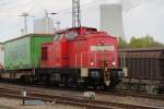 298 322-9+Schenker-Zug von Rostock-Seehafen ...  Stefan Pavel 27.04.2012