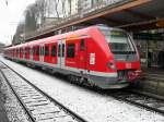 S-Bahn Rhein-Ruhr 422 004-2 als S9 von Wuppertal Hbf Richtung Bottrop Hbf wartet im Bahnhof Wuppertal auf die Ausfahrt.(13.02.10)