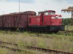 V60 Im Breitspurteil von Mukran rangierte,am 17.August 2009,die 347 975 russische G�terwagen.