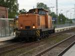 V60 WFL-Lok Nr.3 durchfuhr am Abend vom 18.Juni 2009 den Bahnhof von Bergen/R�gen nach Mukran.