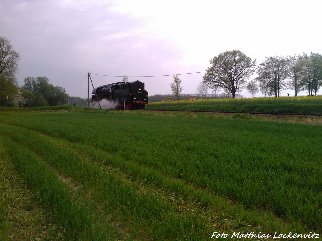 01 0509 unterwegs nach Bergen auf R�gen / Hier bei Pastitz (OT Putbus) am 11.5.13