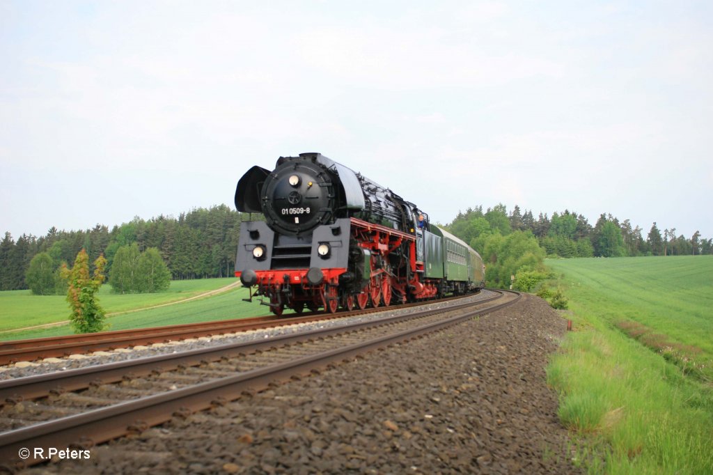 01 509-8 mit DPE 95969 Zwickau-Cheb ber Hof bei Oberthlau. 21.05.11