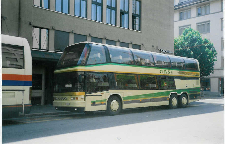 (012'410) - Oase, Grossh�chstetten - BE 259'001 - Neoplan am 25. Mai 1995 in Z�rich, Kongresshaus