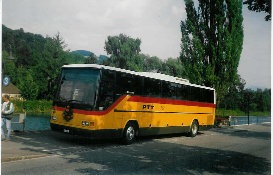 (012'924) - PTT-Regie - P 26'012 - Mercedes (ex Steiner, Meikirch) am 19. August 1995 bei der Schifflndte Thun