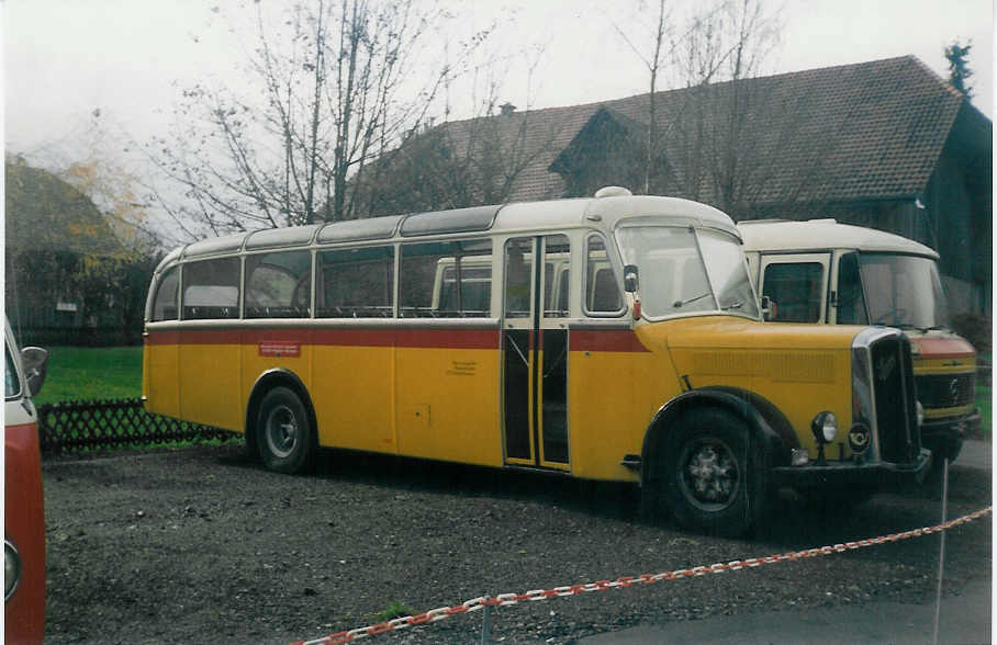 (015'902) - Lengacher, Mhlethurnen - Saurer/R&J am 20. November 1996 in Mhlethurnen, Garage