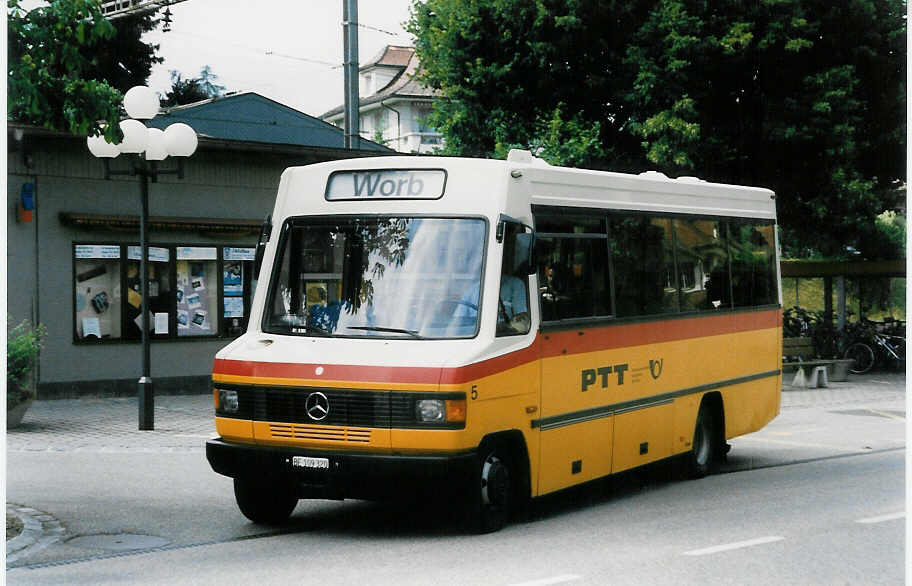 (024'027) - Gurtner, Worb - Nr. 5/BE 109'320 - Mercedes/Kowex am 10. Juli 1998 beim Bahnhof Grossh�chstetten