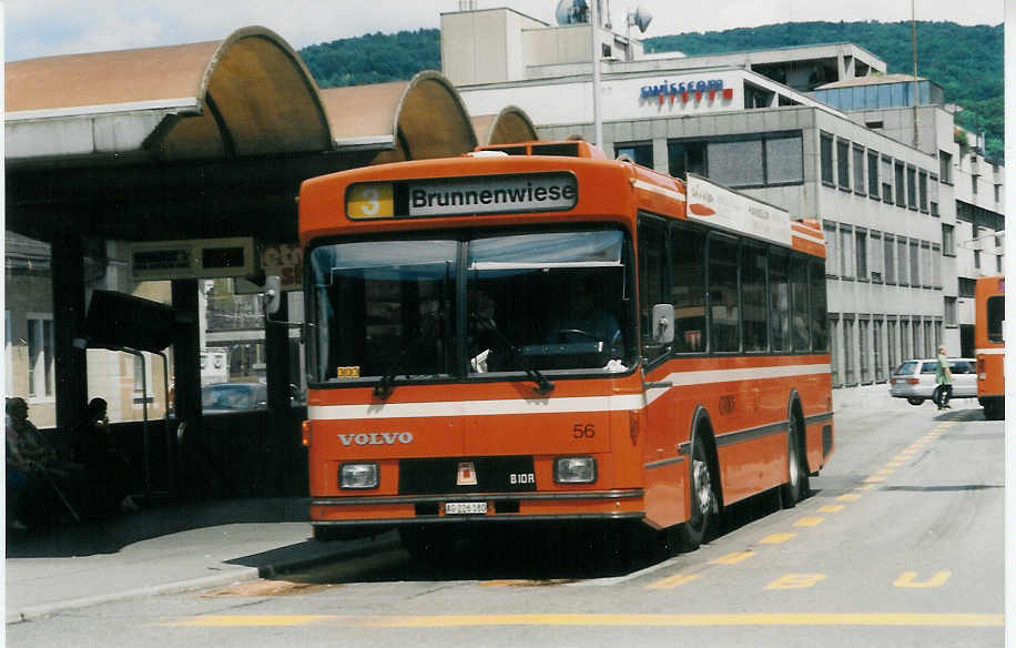 (024'617) - RVBW Wettingen - Nr. 56/AG 226'180 - Volvo/R&J am 15. Juli 1998 beim Bahnhof Baden