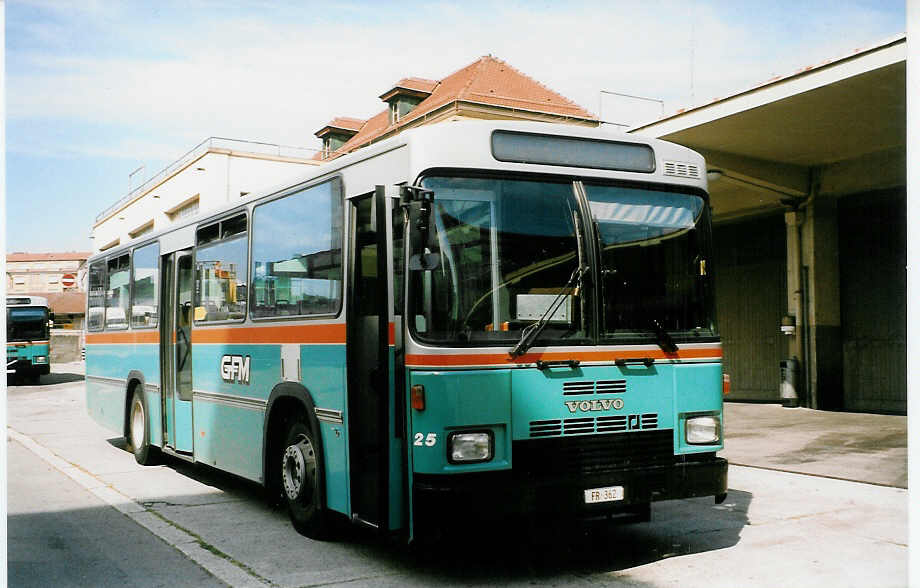 (025'225) - GFM Fribourg - Nr. 25/FR 362 - Volvo/R&J am 15. August 1998 in Fribourg, Garage