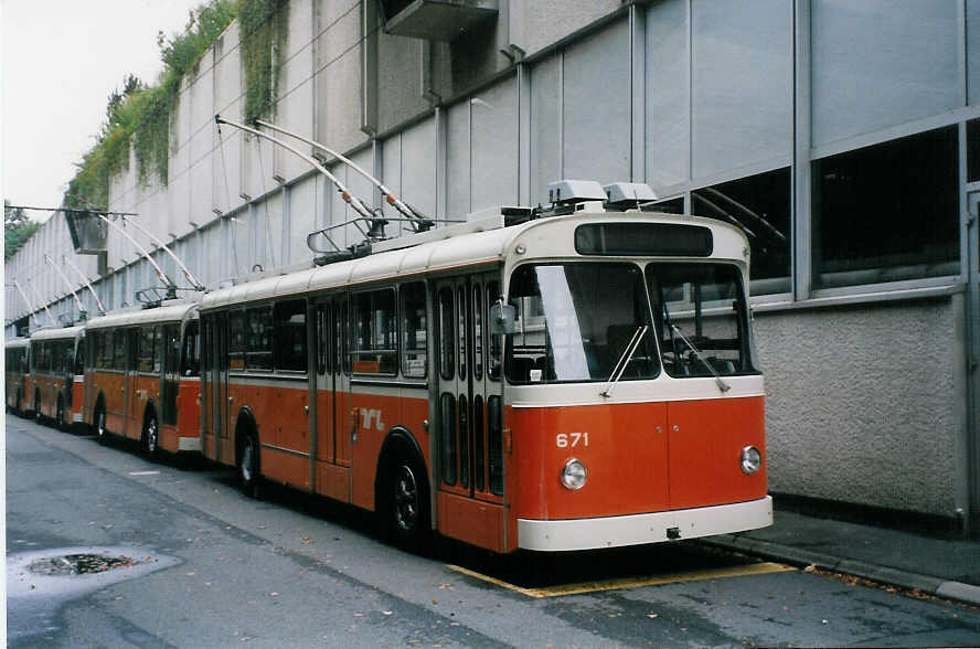 (025'631) - TL Lausanne - Nr. 671 - FBW/Eggli Trolleybus am 22. August 1998 in Lausanne, D�p�t Borde