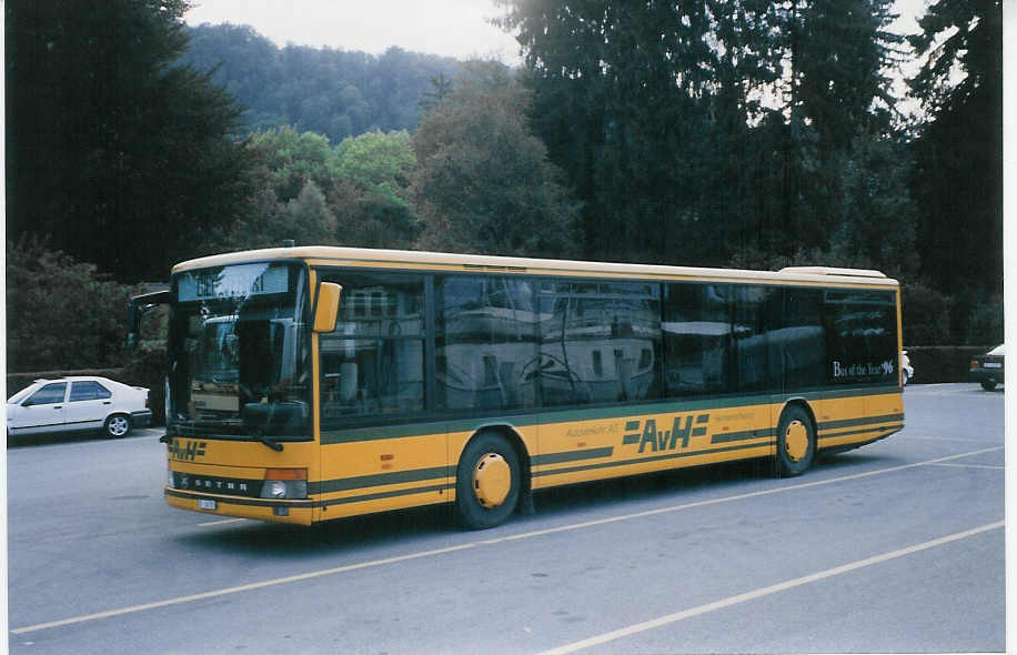 (025'732) - AvH Heimenschwand - Nr. 9/BE 36'720 - Setra am 27. August 1998 bei der Schiffl�ndte Thun
