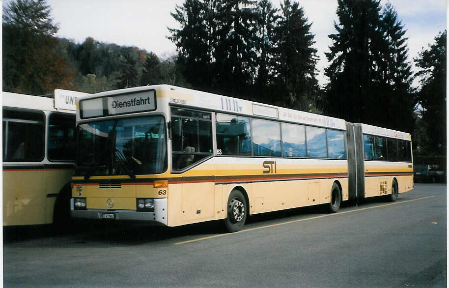 (027'811) - STI Thun - Nr. 63/BE 433'663 - Mercedes am 8. November 1998 bei der Schiffl�ndte Thun