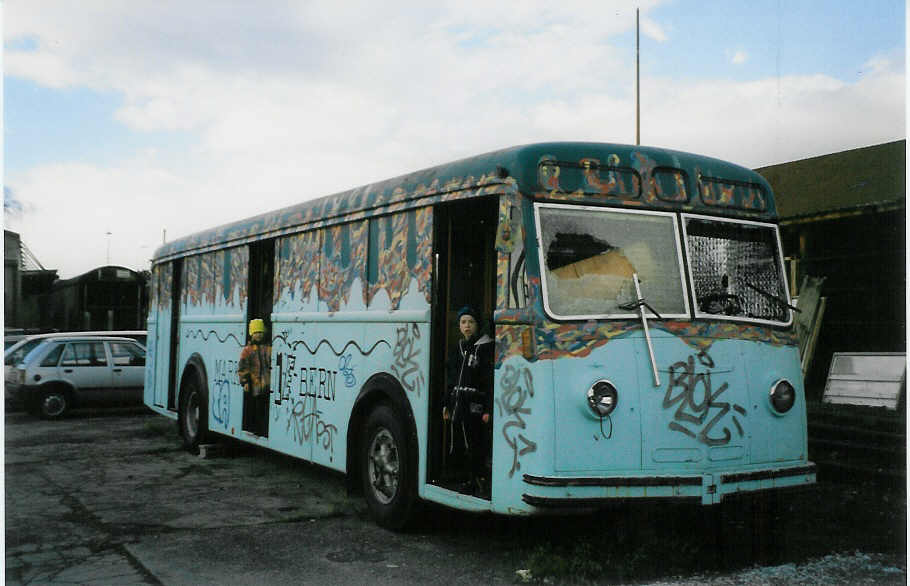 (028'304) - Markt-Halle, Bern - FBW (ex VBZ Z�rich) am 19. Dezember 1998 in Bern, Steigerhubel