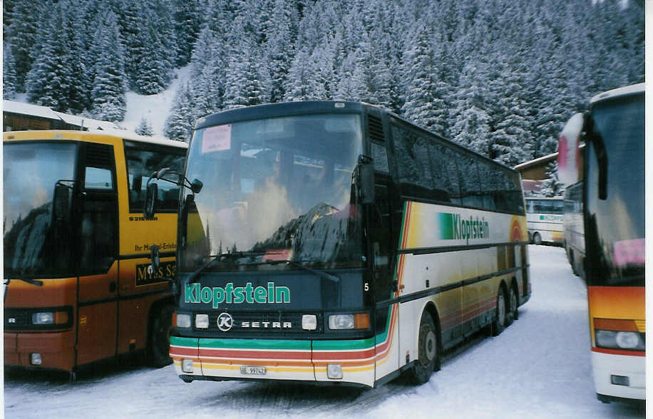 (029'109) - Klopfstein, Laupen - Nr. 5/BE 99'742 - Setra am 12. Januar 1999 in Adelboden, Unter dem Birg