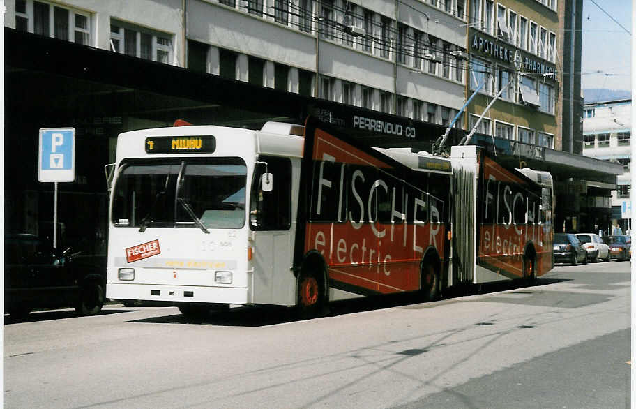 (030'102) - VB Biel - Nr. 62 - Volvo/R&J Gelenktrolleybus am 13. Mrz 1999 beim Bahnhof Biel