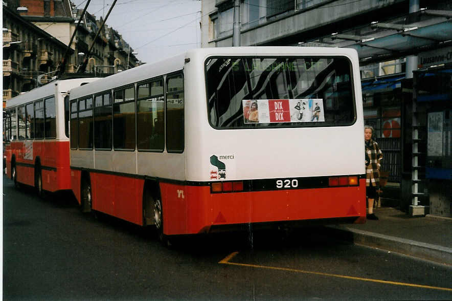 (030'310) - TL Lausanne - Nr. 920 - Lanz+Marti/Hess Personenanhnger am 21. Mrz 1999 beim Bahnhof Lausanne