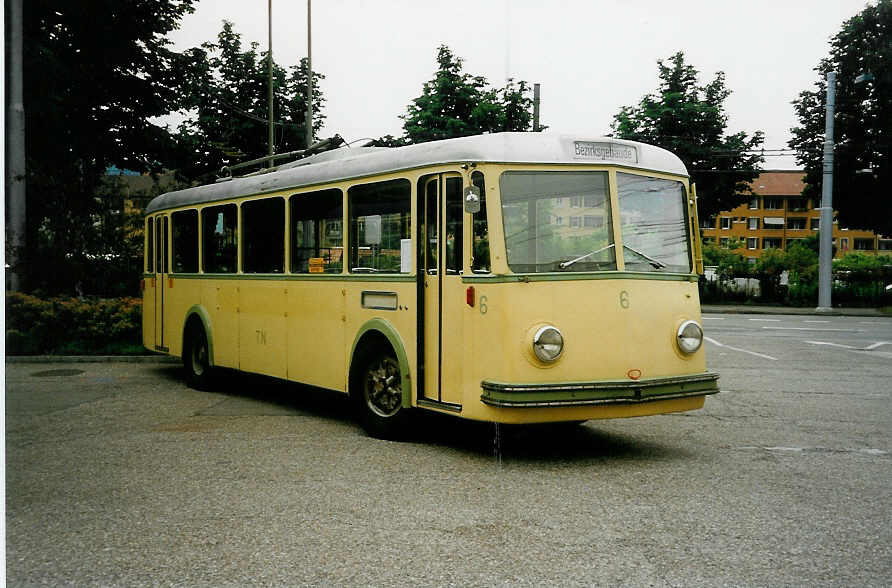 (032'433) - TN Neuch�tel - Nr. 6 - FBW/T�scher Trolleybus (ex VBZ Nr. 53) am 26. Juni 1999 in Z�rich, Garage Hardau