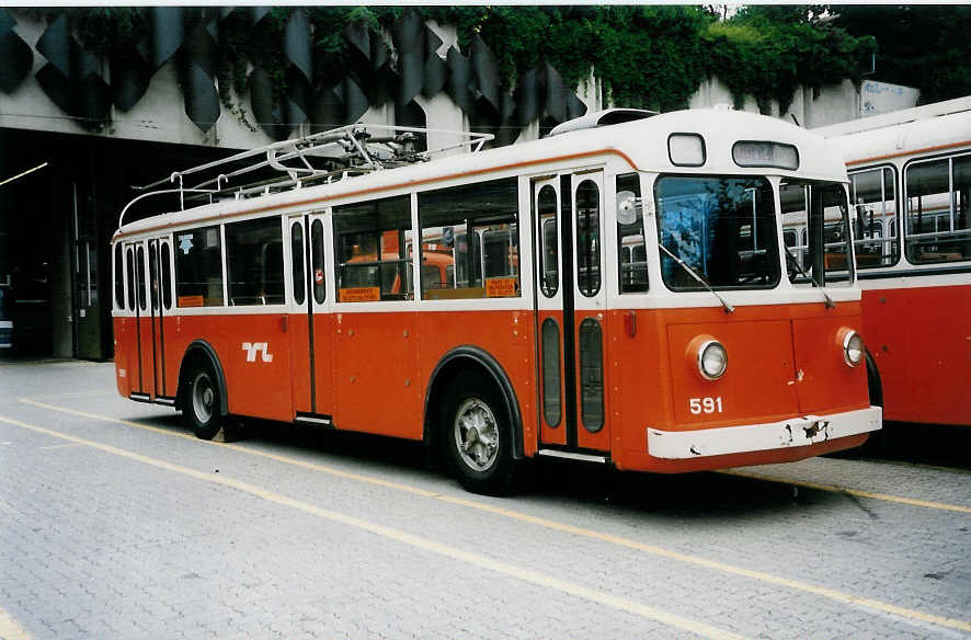 (033'414) - TL Lausanne - Nr. 591 - FBW/FFA Trolleybus (ex TPG Gen�ve Nr. 852; ex VBZ Z�rich Nr. 91) am 7. Juli 1999 in Lausanne, D�p�t Borde