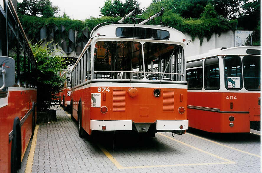 (033'416) - TL Lausanne - Nr. 674 - FBW/Eggli Trolleybus am 7. Juli 1999 in Lausanne, D�p�t Borde