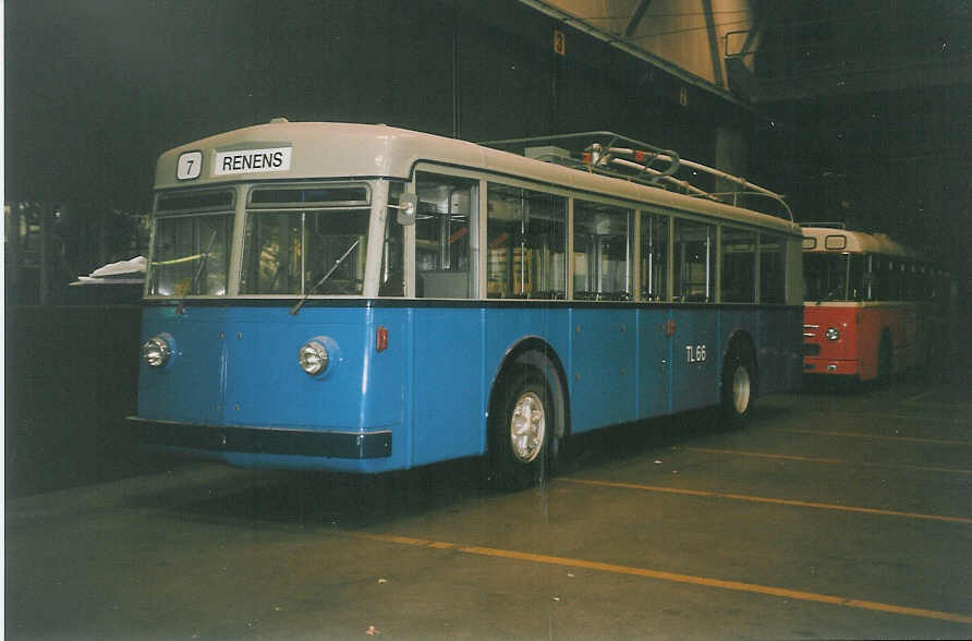 (033'428) - TL Lausanne - Nr. 66 - FBW/SWS Trolleybus (ex Nr. 610+66; ex VBZ Z�rich Nr. 179) am 7. Juli 1999 in Lausanne, D�p�t Borde