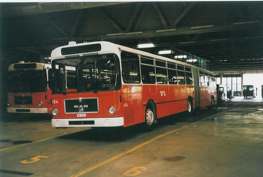 (033'435) - TL Lausanne - Nr. 454/VD 1537 - MAN am 7. Juli 1999 in Lausanne, D�p�t Borde