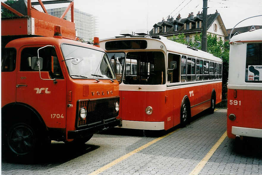 (033'807) - TL Lausanne - Nr. 652 - FBW/Eggli Trolleybus am 7. Juli 1999 in Lausanne, D�p�t Borde