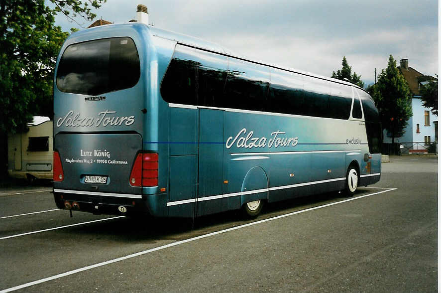 (034'826) - Aus Deutschland: K�nig, Gr�fentonna - GTH-LK 126 - Neoplan am 22. Juli 1999 in Thun, Seestrasse