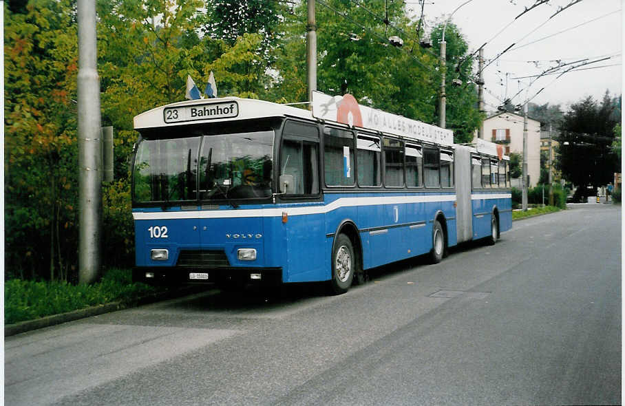 (035'813) - VBL Luzern - Nr. 102/LU 15'003 - Volvo/Hess am 28. August 1999 in Luzern, Depot