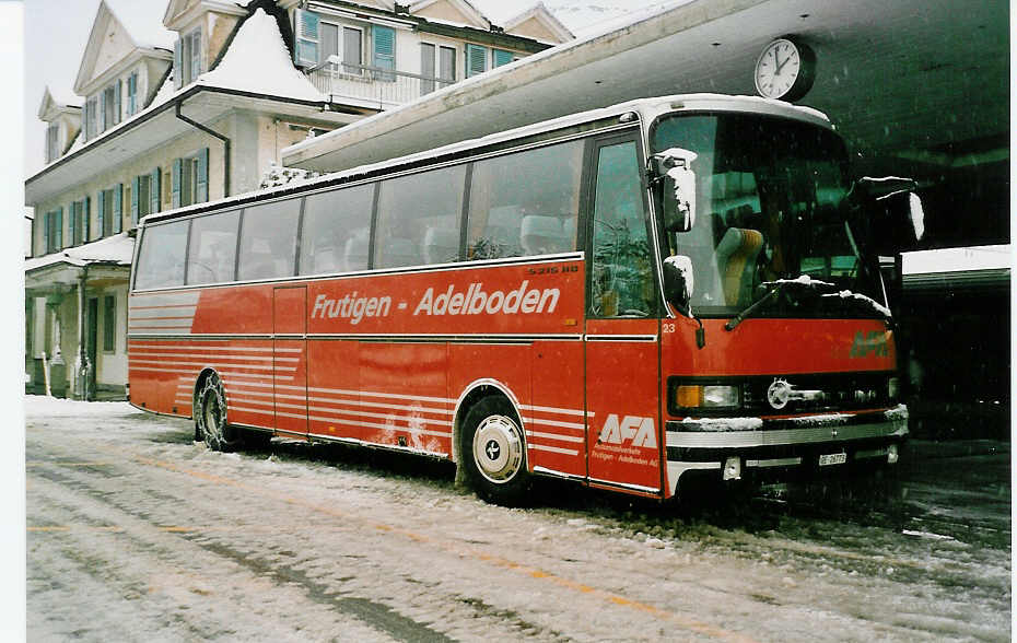 (038'110) - AFA Adelboden - Nr. 23/BE 26'773 - Setra am 28. Dezember 1999 beim Bahnhof Frutigen