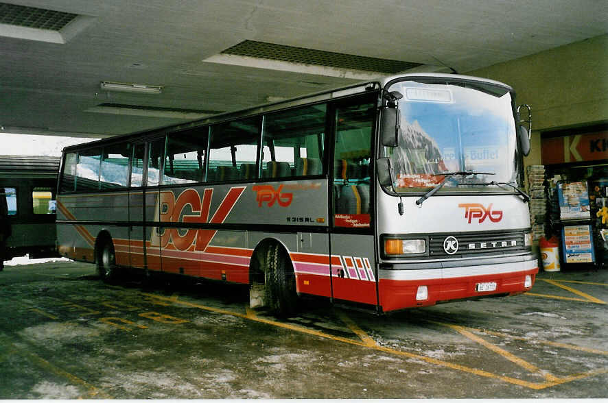 (038'221) - TPYG Yverdon - BE 26'701 - Setra am 31. Dezember 1999 beim Bahnhof Frutigen (Einsatz AFA; nachdem der Setra Nr. 11 mit diesem Kennzeichen dem Sturm Lothar zum Opfer fiel!)