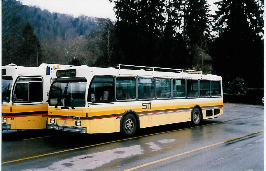 (039'418) - STI Thun - Nr. 52/BE 396'552 - Saurer/R&J am 29. Februar 2000 bei der Schiffl�ndte Thun