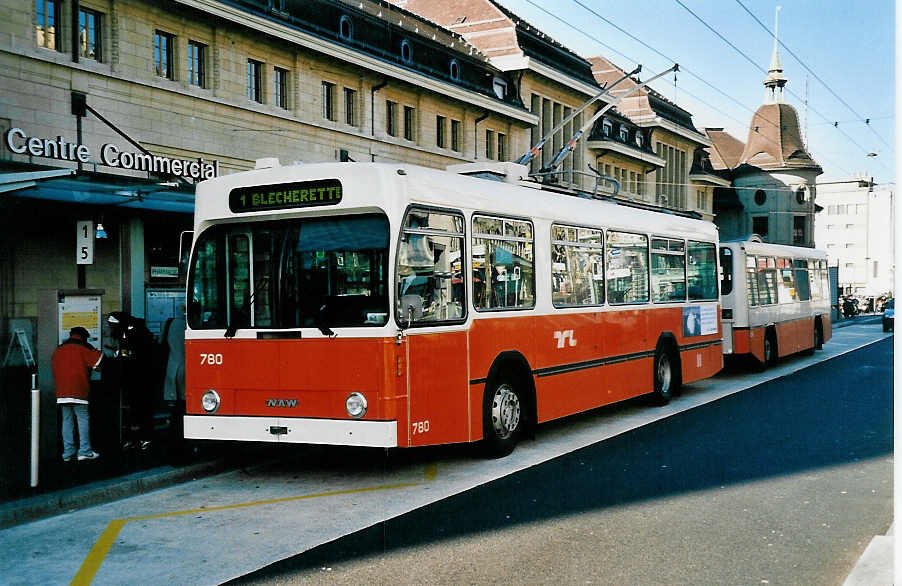 (039'501) - TL Lausanne - Nr. 780 - NAW/Lauber Trolleybus am 5. M�rz 2000 beim Bahnhof Lausanne