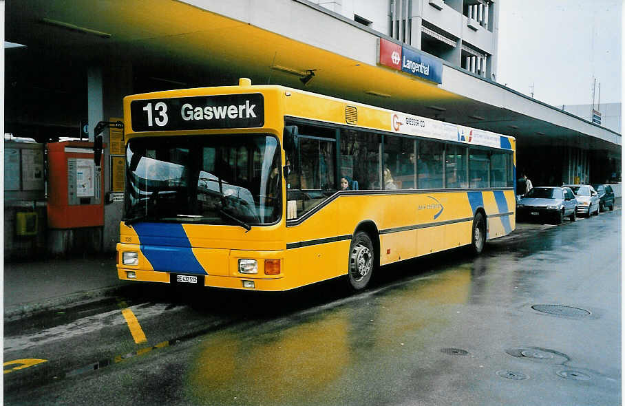 (039'835) - ASm Langenthal - Nr. 735/BE 432'512 - MAN (ex RVO Langenthal Nr. 735) am 18. M�rz 2000 beim Bahnhof Langenthal