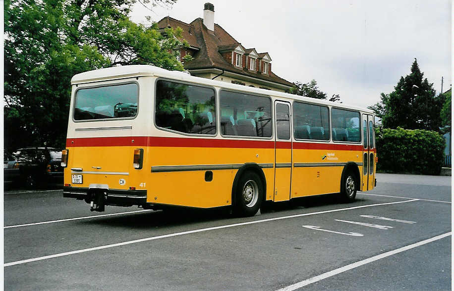 (040'528) - ZVB Zug - Nr. 41/ZG 3391 - Saurer/R&J (ex P 24'354) am 18. Mai 2000 in Thun, Seestrasse