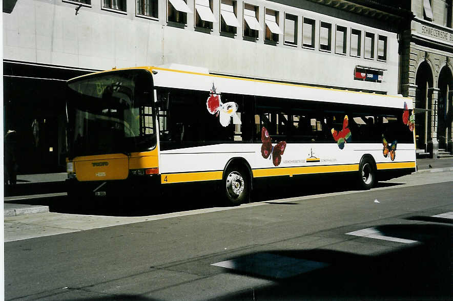 (041'317) - VBSH Schaffhausen - Nr. 4/SH 38'004 - Volvo/Hess am 19. Juni 2000 beim Bahnhof Schaffhausen