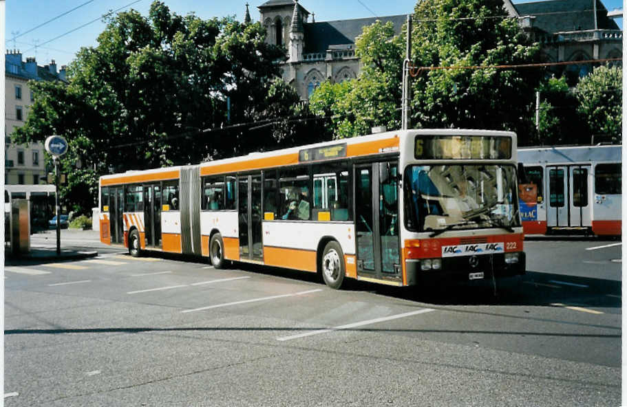 (042'102) - TPG Gen�ve - Nr. 222/GE 96'345 - Mercedes am 19. Juli 2000 beim Bahnhof Gen�ve
